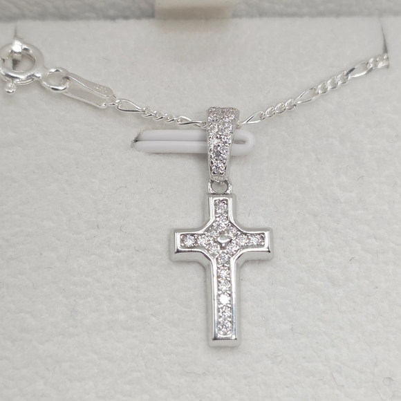 ✨ 925 Sterling Silver Moissanite Cross Necklace - Picture 2 of 6